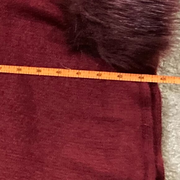 Knit Cape with Faux Fur Trim – One Size - Picture 6 of 6
